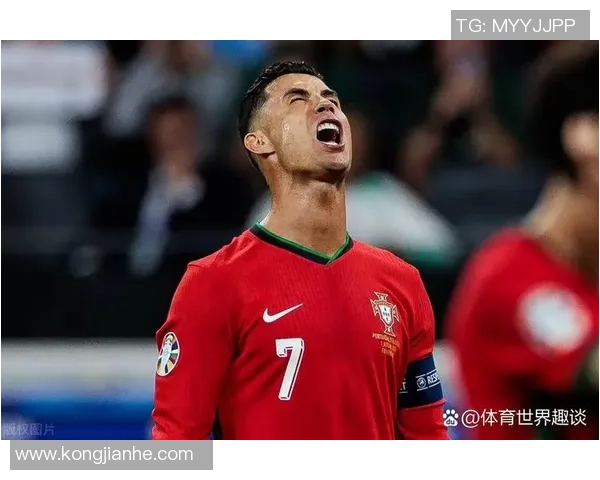 法国足球明星泪洒赛场背后故事揭示情感与压力的交织